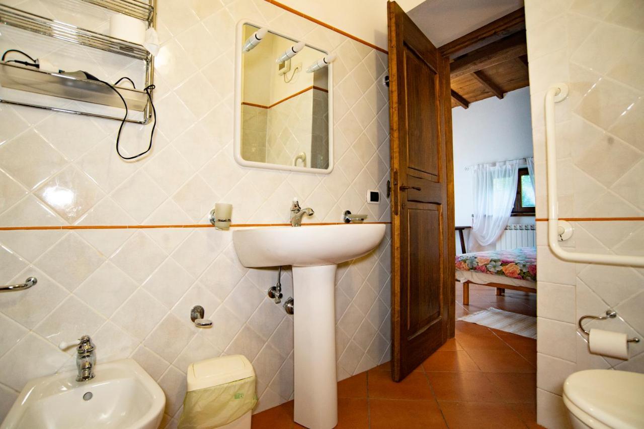 Agriturismo Il Corniolo Кастильоне-ди-Гарфаньяна Экстерьер фото